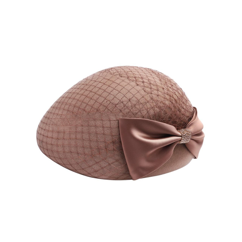 Ladies cloche hat with net veil, side view