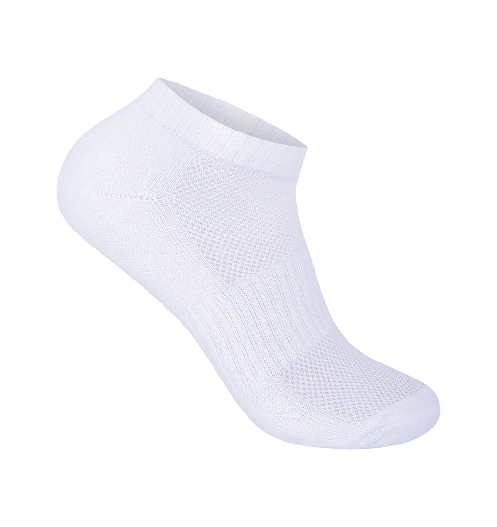 Girls black cushioned trainer socks close up breathable cotton UK